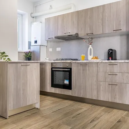 Apartment Downtown W Jacuzzi&terrace Parkview V3 *